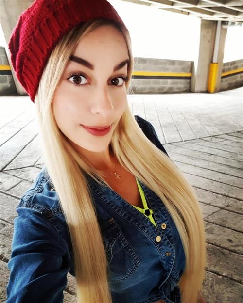 Alexa Moon Selfie Pictures Don't let my bumbling put you off - I'm a down to earth woman really
I am the shopkeeper you're looking for.
I wonder if I could intrude upon a little of your time,
I'm a down to earth kind of girl, who likes nothing more than stamp collecting with the right man.
The first thing people usually notice about me is my energetic personality, closly followed by my smashing ankles. My friends say I'm very down to earth and that I have great ankles and acceptable lips, but what would I know? I just live in this heap of junk they call my body.
I work as a shopkeeper, helping viewers. This allows me to exercise my skills: programming computers and kindness. The most interesting thing that's happened to me at work, is that Cliff Richard asked me for a sandwich. Of course, I was astounded that such a person would have time for muggins here. Of course, I made the sandwich.
My life goals include:
Star in the next Star Wars film.
Become worthy of you
Become the best shopkeeper I can be
Help all