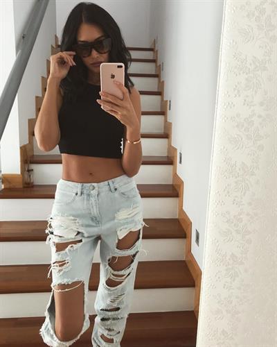 Sidonie Biémont taking a selfie