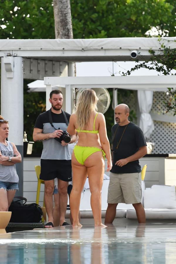 Iskra Lawrence in a swimsuit on Miami beach doing a photoshoot for Aerie on 11/26/2018