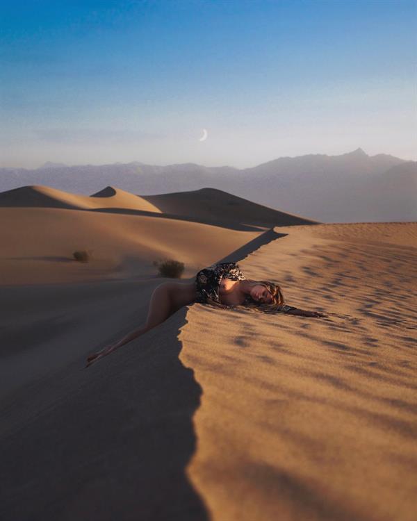 Sara Jean Underwood nude desert picture