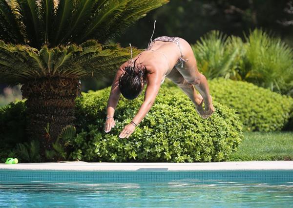 Rebekah Vardy in a bikini in the pool in Portugal on 08/29/2018