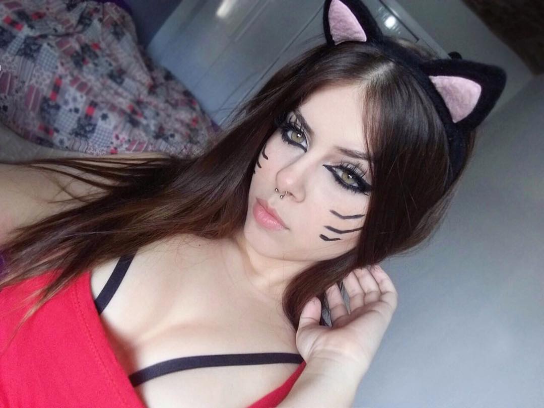 Ingrid Germanno taking a selfie