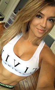 Nikki Blackketter taking a selfie