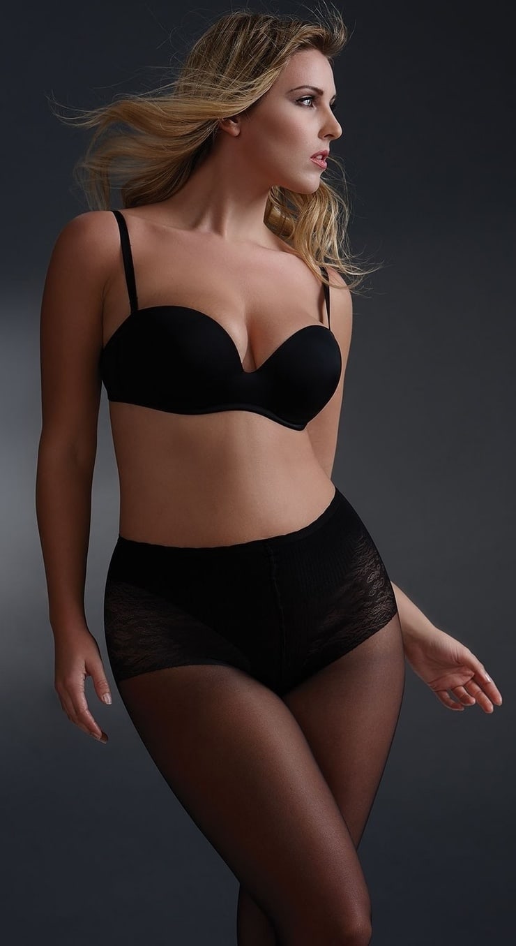 Laura Brioschi in lingerie