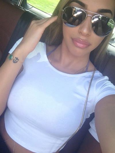 Chantel Jeffries taking a selfie