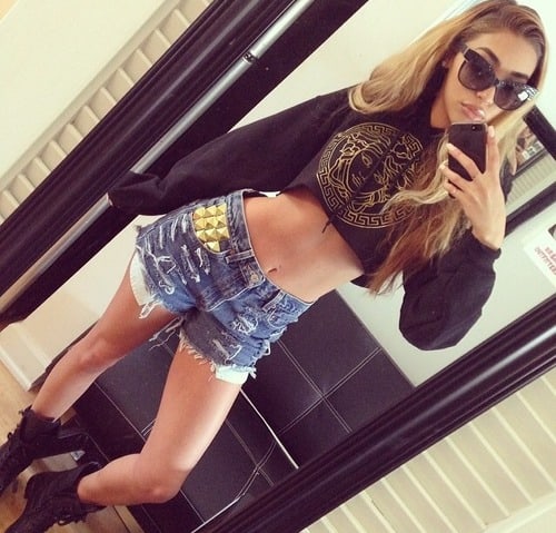 Chantel Jeffries taking a selfie