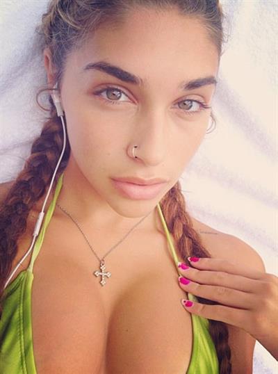 Chantel Jeffries in a bikini taking a selfie