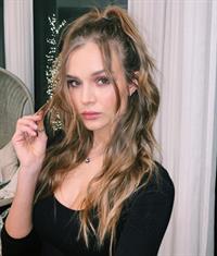 Josephine Skriver taking a selfie