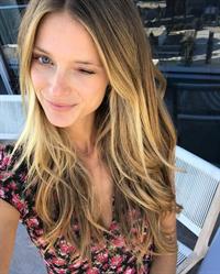 Kate Bock taking a selfie