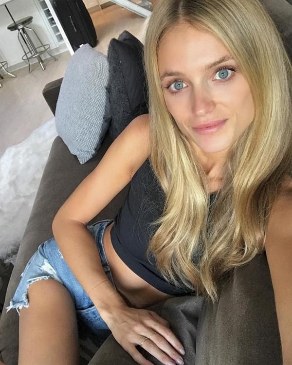 Kate Bock taking a selfie