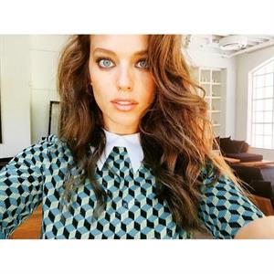 Emily DiDonato taking a selfie