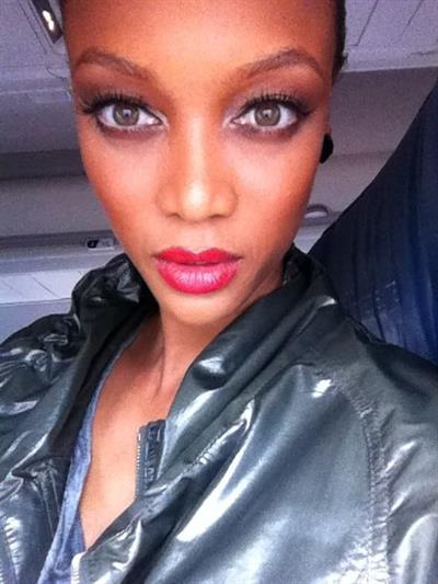 Tyra Banks taking a selfie