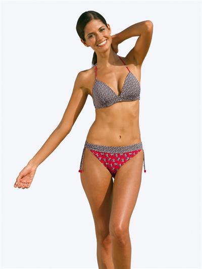 Carla Ossa in a bikini