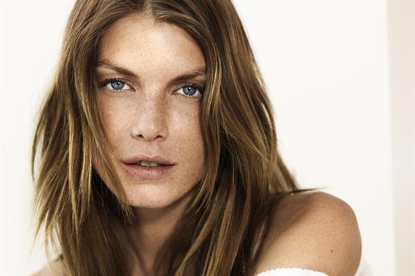 Angela Lindvall