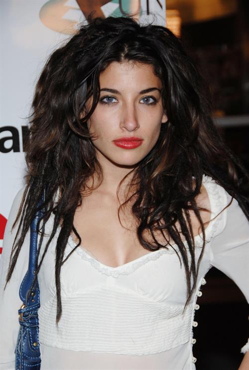 Tania Raymonde
