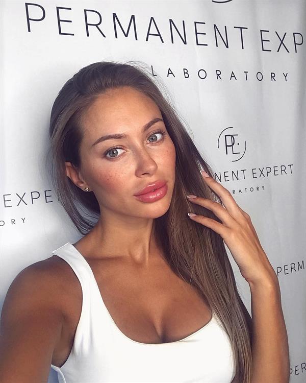 Mirgaeva Galinka taking a selfie