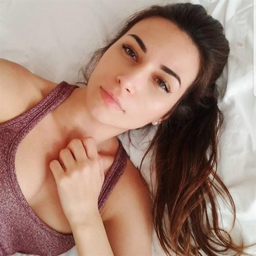 Alinity Divine taking a selfie