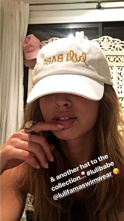 Jehane Paris taking a selfie