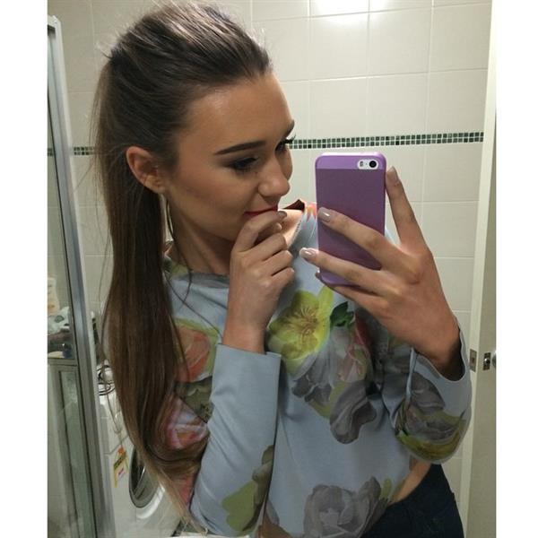 Shani Grimmond taking a selfie