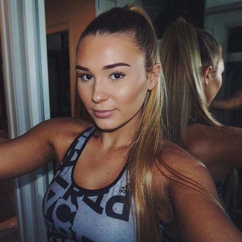 Shani Grimmond taking a selfie
