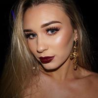 Shani Grimmond taking a selfie