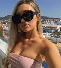 Shani Grimmond taking a selfie