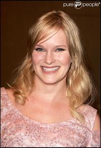 Nicholle Tom