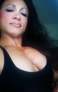 Alicia Alfaro taking a selfie