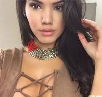 Damaris Lopez taking a selfie