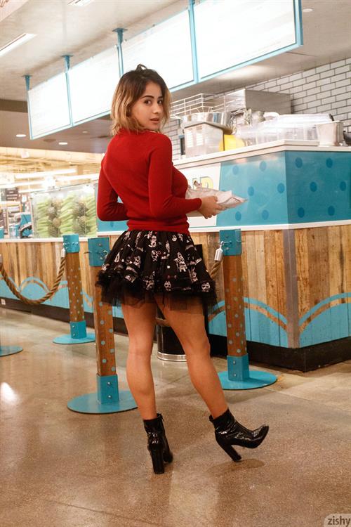 Hot Horny Mia Valentine