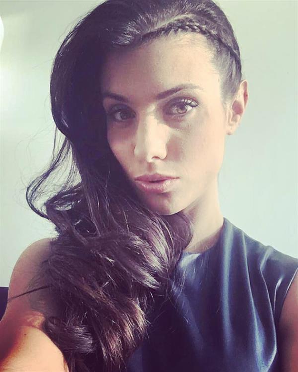 Ludivine Sagna taking a selfie