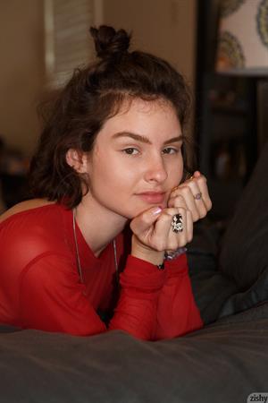 Round ass Gigi in Red