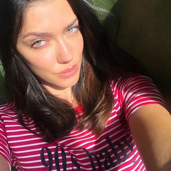 Anna-Christina Schwartz taking a selfie