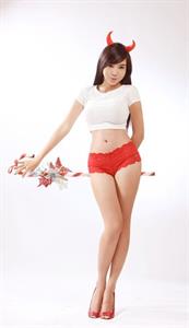 Elly Tran Ha