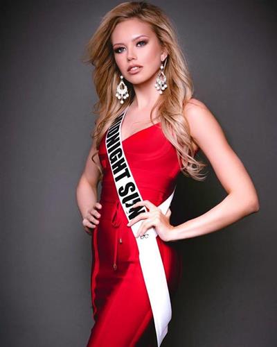 Katrín Lea Elenudóttir