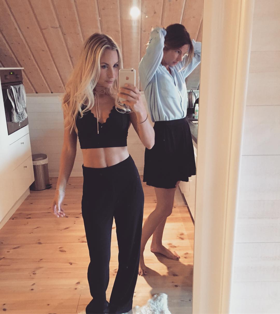 Frida Heineman taking a selfie