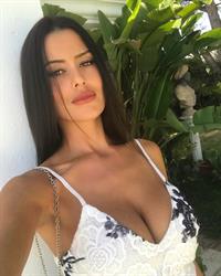 Eva Padlock taking a selfie