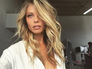 Alina Boyko taking a selfie