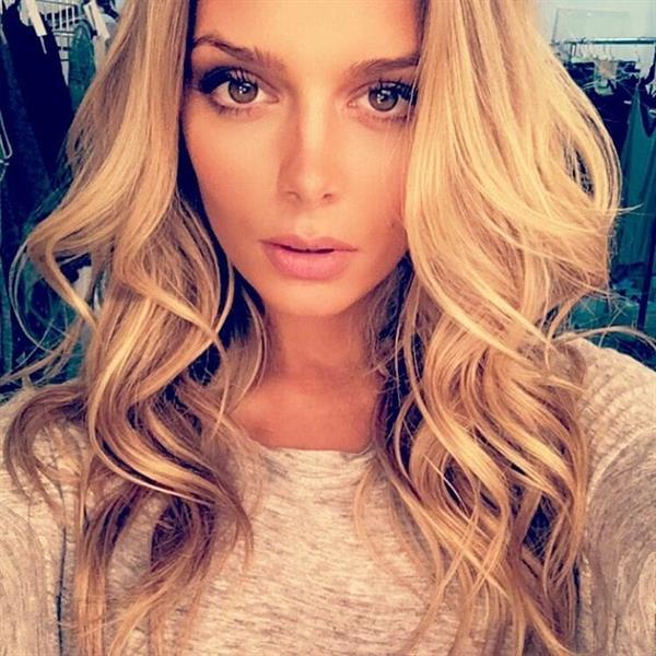 Danielle Knudson taking a selfie