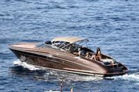 Nicole Scherzinger in a sexy bikini on a boat in Capri showing her ass and nice cleavage seen by paparazzi.












