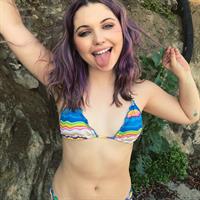 Sammi Hanratty in a bikini taking a selfie