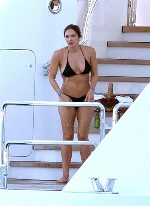 Katharine McPhee sexy bikini nip slip seen by paparazzi.



