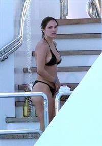 Katharine McPhee sexy bikini nip slip seen by paparazzi.



