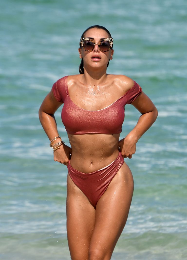 Elisa De Panicis Bikini Pictures Elisa De Panicis sexy tits pokies and ass in a thong bikini seen by paparazzi.