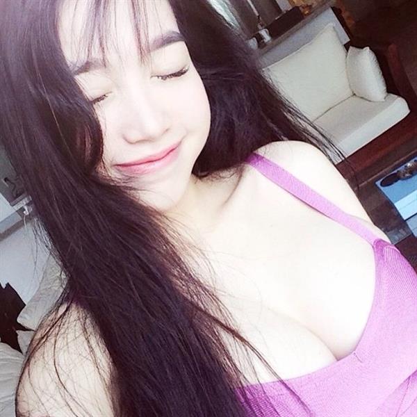 Elly Tran Ha taking a selfie