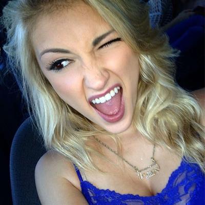 Anna Faith Carlson taking a selfie