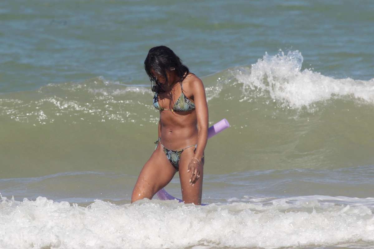 Naomi Campbell in a bikini