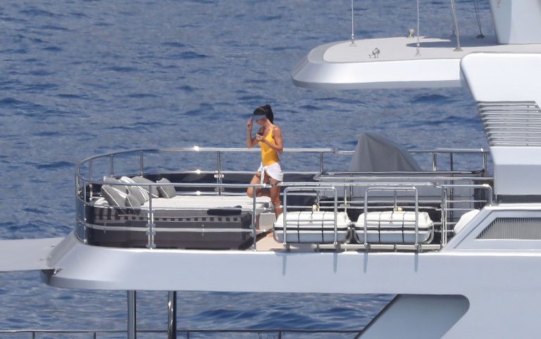 Silvia Toffanin Pictures Silvia Toffanin nipple pokies in a wet sexy swimsuit seen by paparazzi on a yacht.