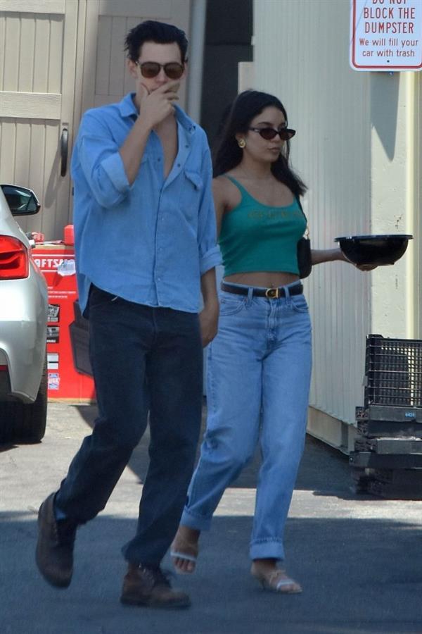 Vanessa Hudgens braless nipples pokies in a green top showing off her tits seen by paparazzi with Austin Butler.


















