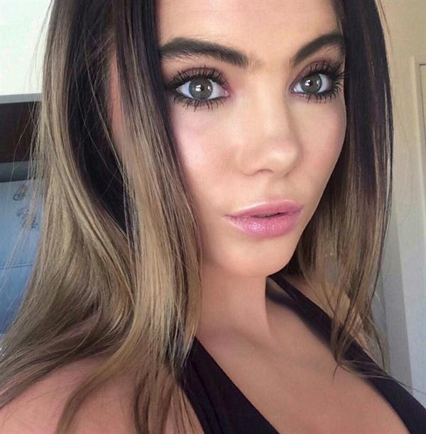 McKayla Maroney taking a selfie